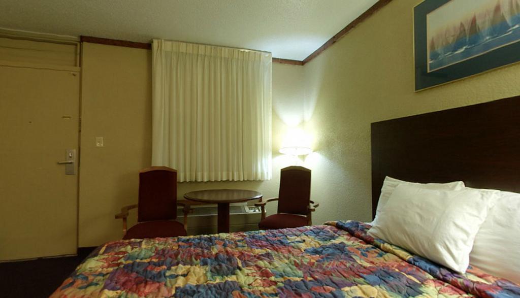 Americas Best Value Inn 牛顿 客房 照片