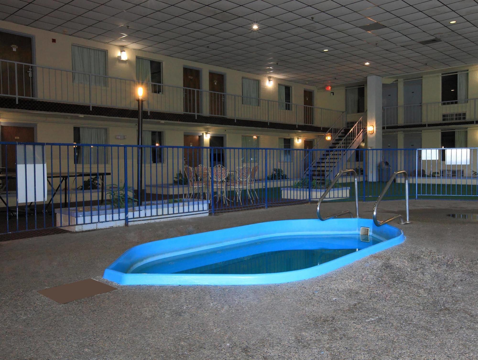 Americas Best Value Inn 牛顿 外观 照片